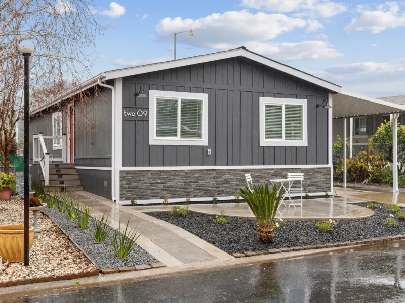Illustrative manufactured home exterior example 3