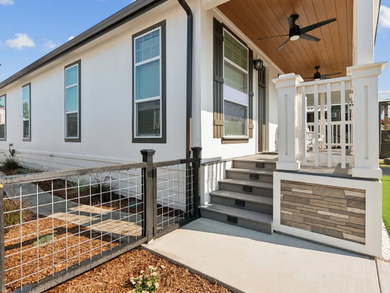 Illustrative manufactured home exterior example 4